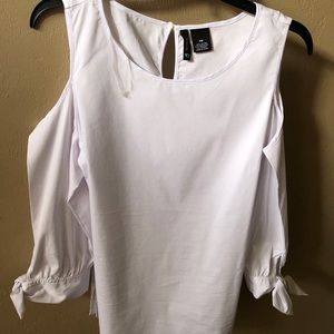 White cold shoulder blouse.